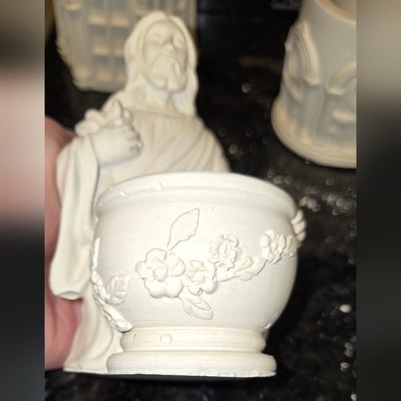 Flowerpot, Candle Withthe Imagen Of Jesus. - Picture 2 of 6